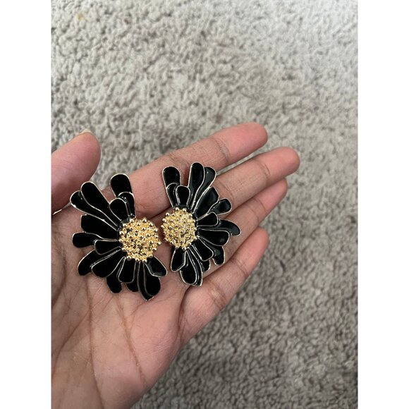 Big Black flower earrings ,black Flower stud  earring gold black earrings large - Picture 3 of 9